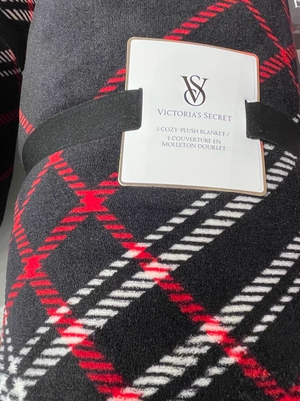 Victorias Secret Cozy Fleece Blanket - Victoria's Secret Cozy Fleece Blanket